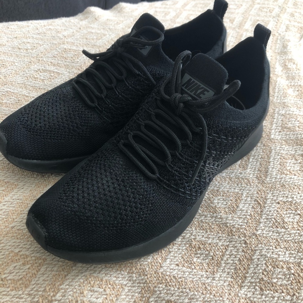 Black Nike Shoes